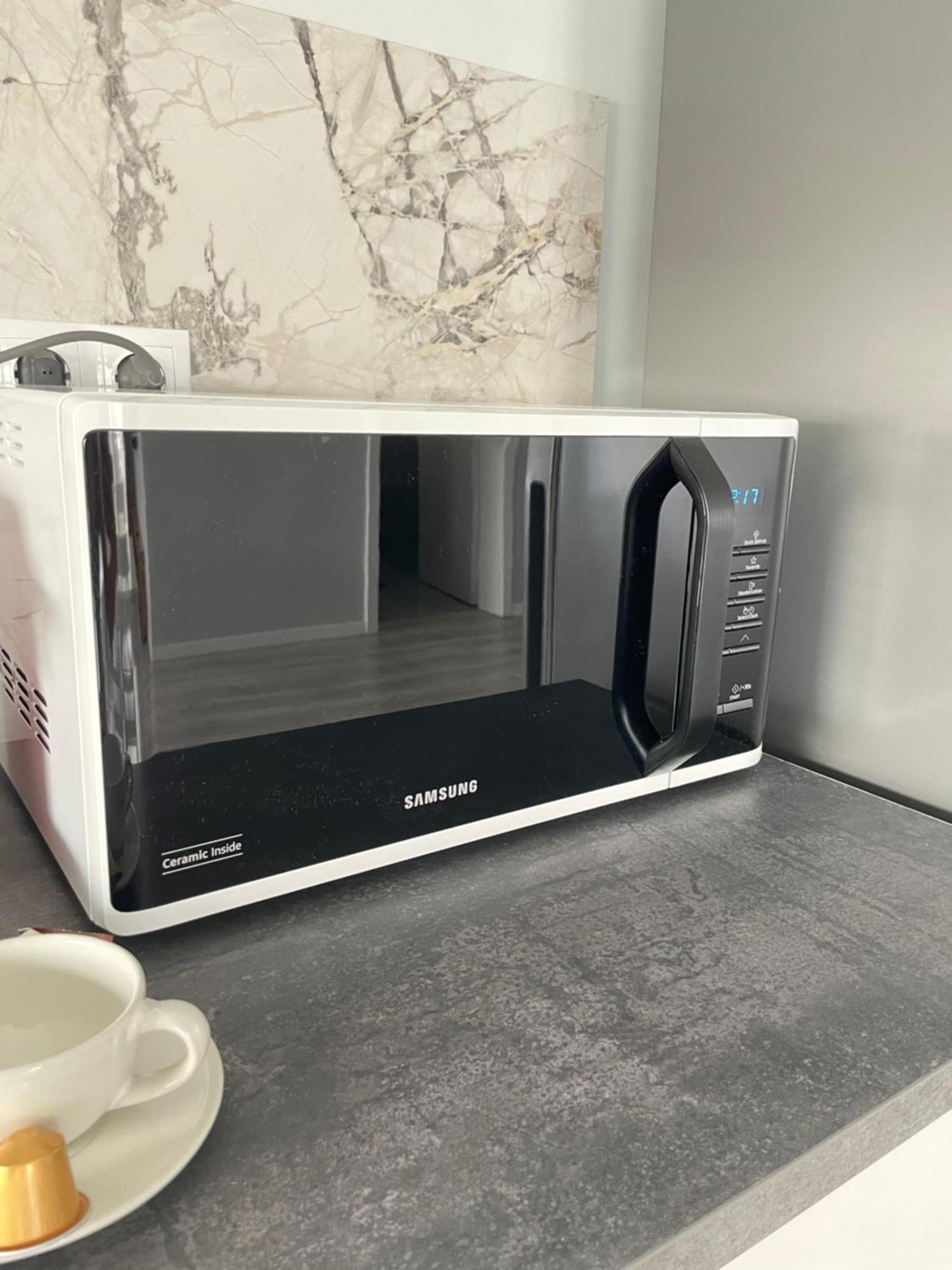 Noah Apartment Self Check-In Otopeni Eksteriør billede